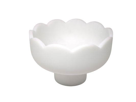 Medium Scalloped Resin Pedestal Bowl in Cream
