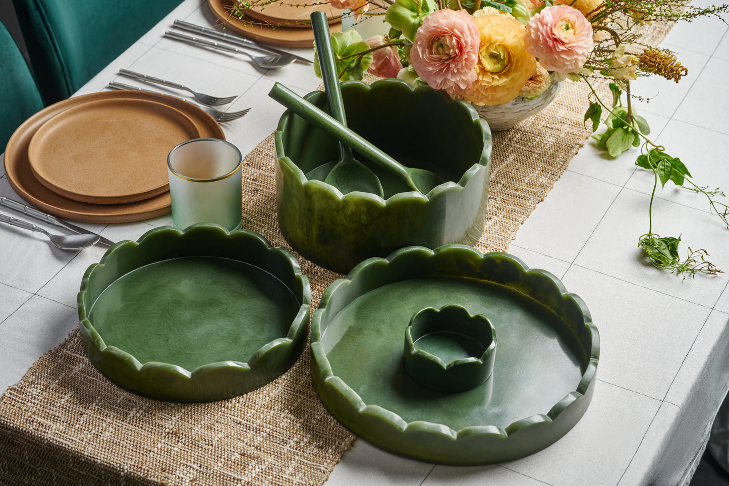 Scalloped Resin Tray 12'' X 1.5''