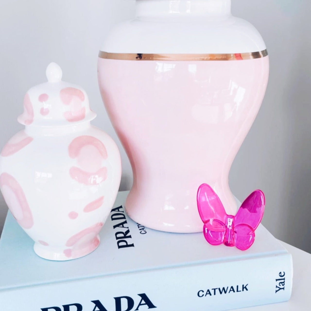 Le Mariposa Crystal Butterfly Figurine in Fuschia