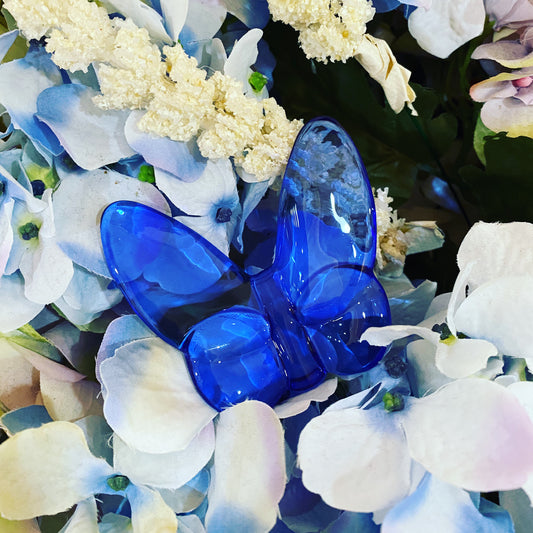 Le Mariposa Crystal Butterfly Figurine in Royal Blue